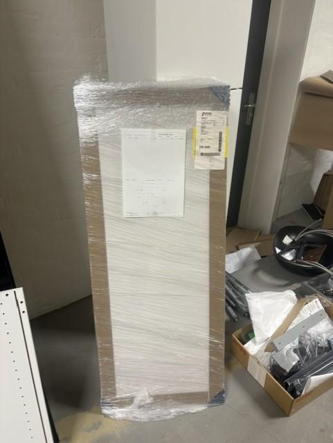 Hvid kompaktlaminat - 10 mm - 122x49 cm - farve BP704